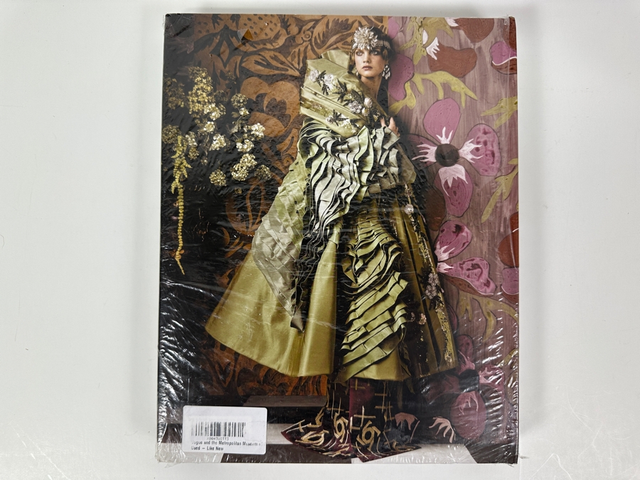 Factory Sealed Hardcover Book Vogue & The Metropolitan Museum Of Art Costume Institute [Photo 3]