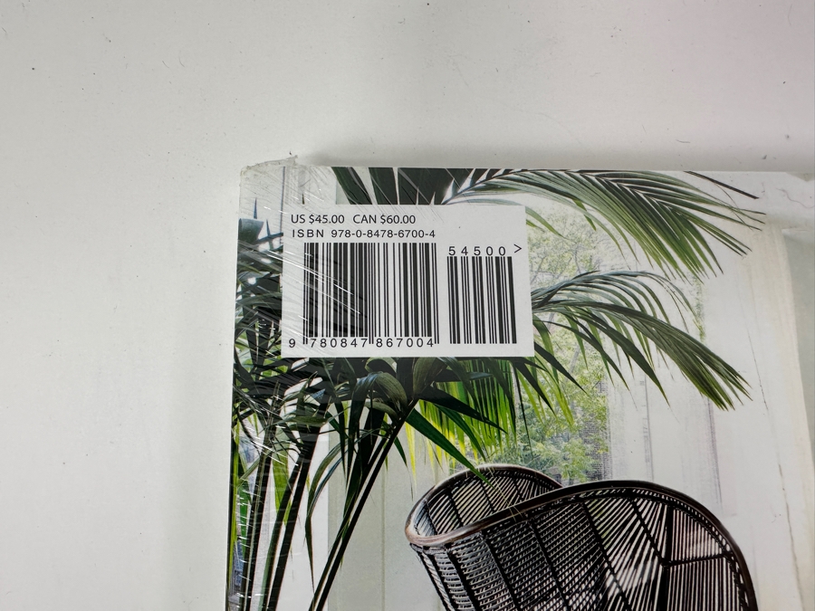 Factory Sealed Hardcover Book Novogratz Design Fix By Robert And Cortney Novogratz Retails $45 [Photo 4]