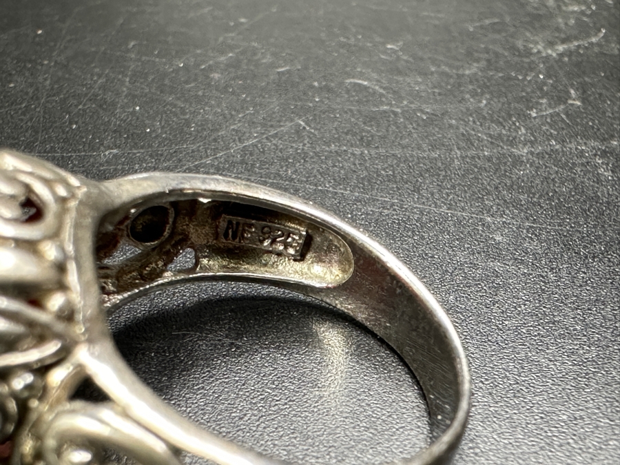 Pair Of Sterling Silver Rings L Size 7.5 / R Size 6.5 Total Weight 13.2g [Photo 13]