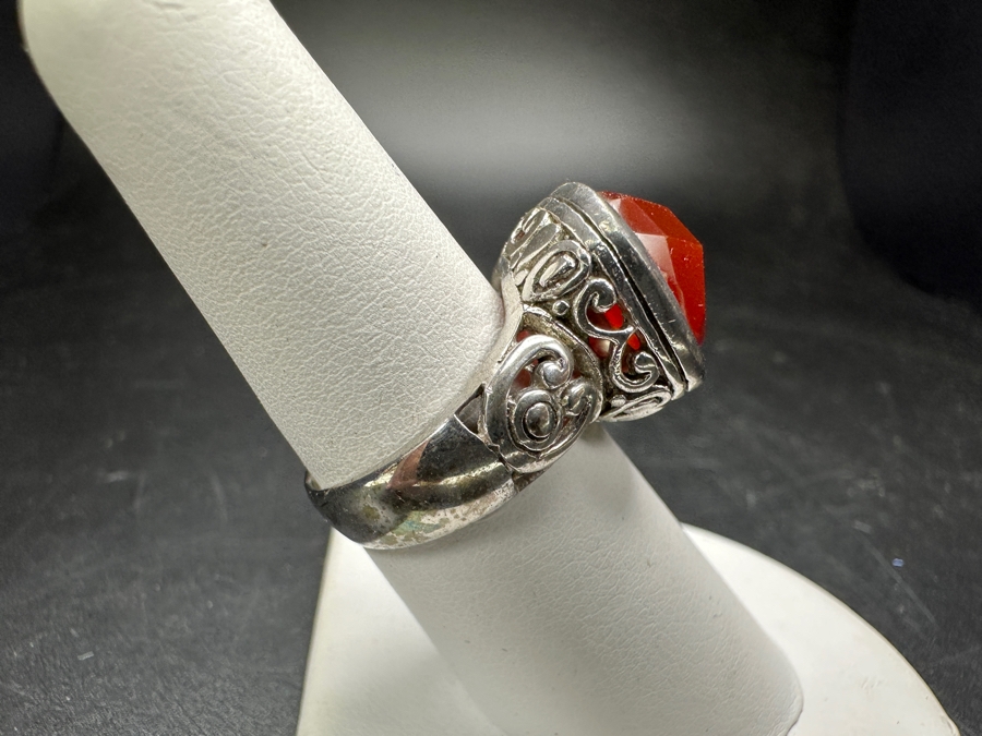 Pair Of Sterling Silver Rings L Size 7.5 / R Size 6.5 Total Weight 13.2g [Photo 12]