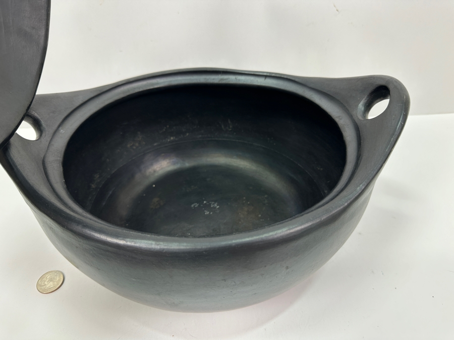 La Chamba Clay Oval Covered Casserole Pot 13W [Photo 3]
