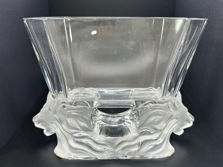 Lalique Crystal France Venise Bowl With Frosted Lion Heads At The Base 8.5'W X 6.25'H [Photo 3]