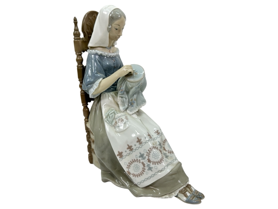 Lladro Porcelain Figurine 'The Embroiderer' #4865 11'H [Photo 1]