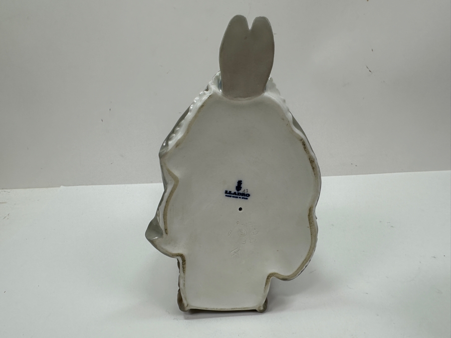 Lladro Porcelain Figurine 'The Embroiderer' #4865 11'H [Photo 6]