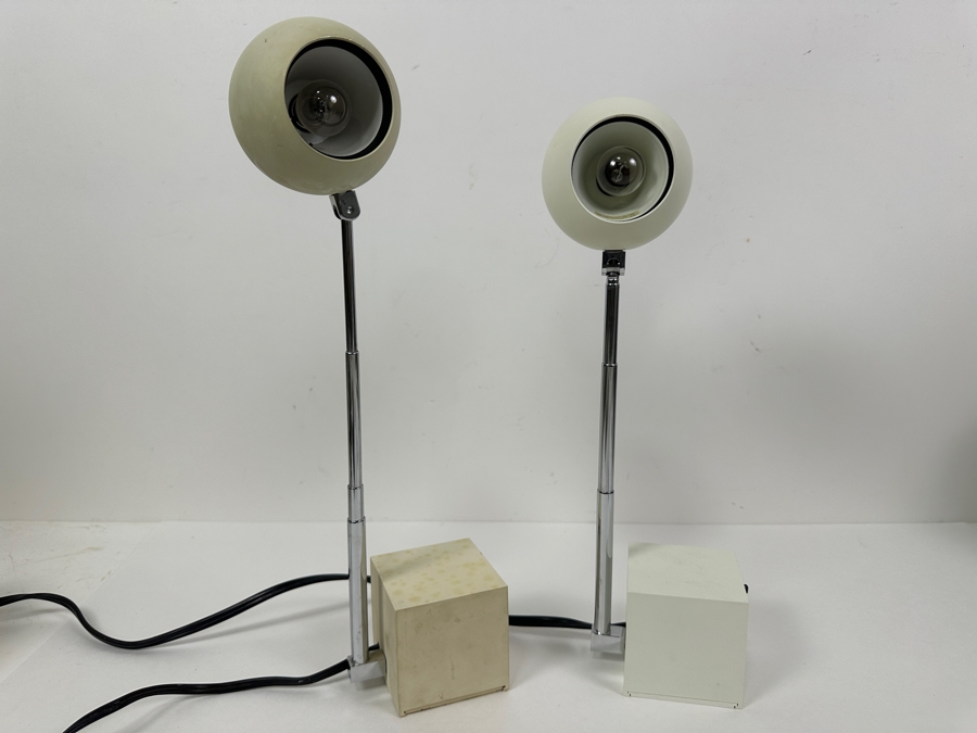 Pair Of White Lytegem Desk Lamps By Michael Lax for Lightolier [Photo 3]