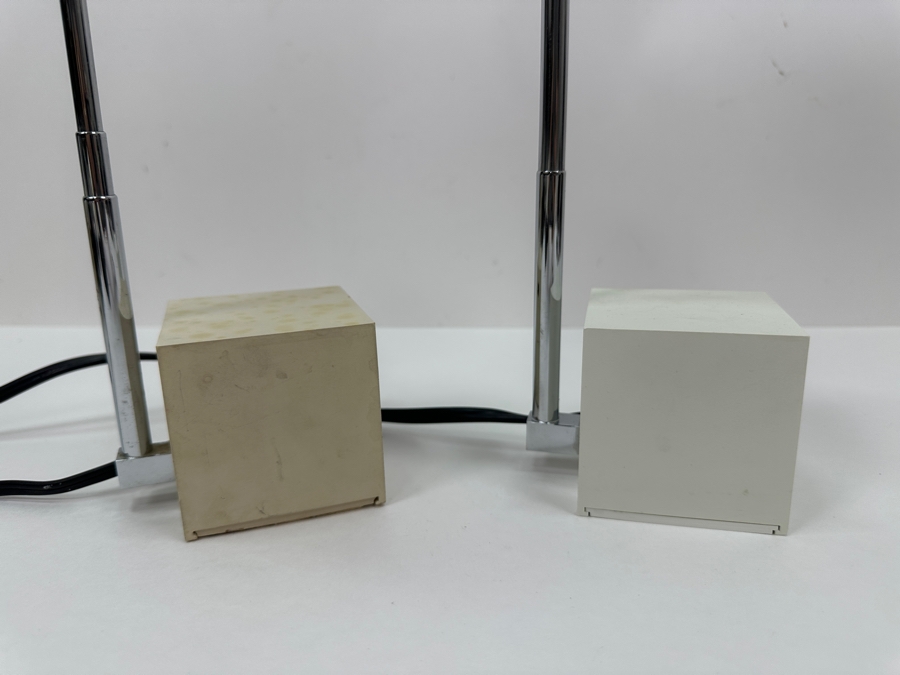 Pair Of White Lytegem Desk Lamps By Michael Lax for Lightolier [Photo 7]