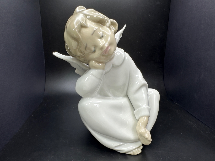 Lladro Angel Dreaming Figurine 6H [Photo 2]