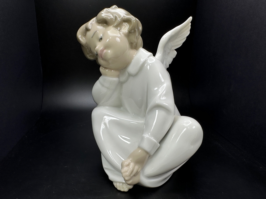 Lladro Angel Dreaming Figurine 6H [Photo 3]