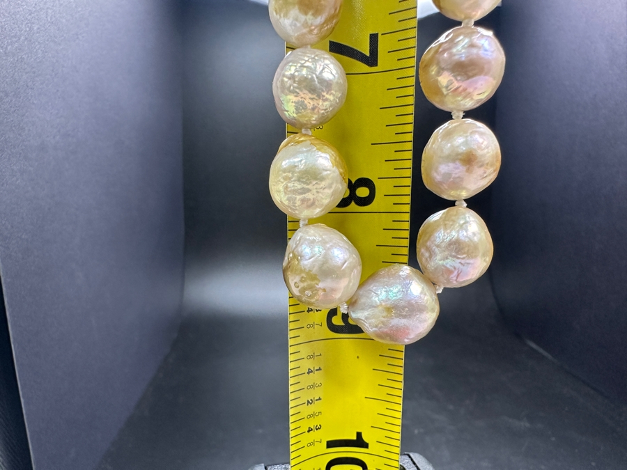 Baroque Pearl 18' Necklace With 18k Gold Clasp [Photo 8]