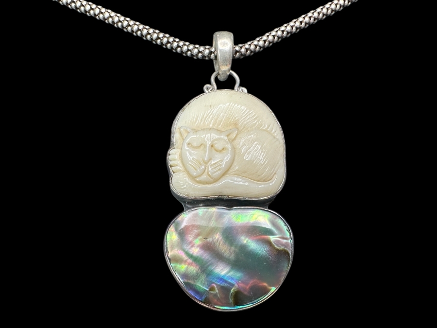 Sterling Silver Carved Cat Pendant With 24' Sterling Silver Necklace 19.8g [Photo 1]