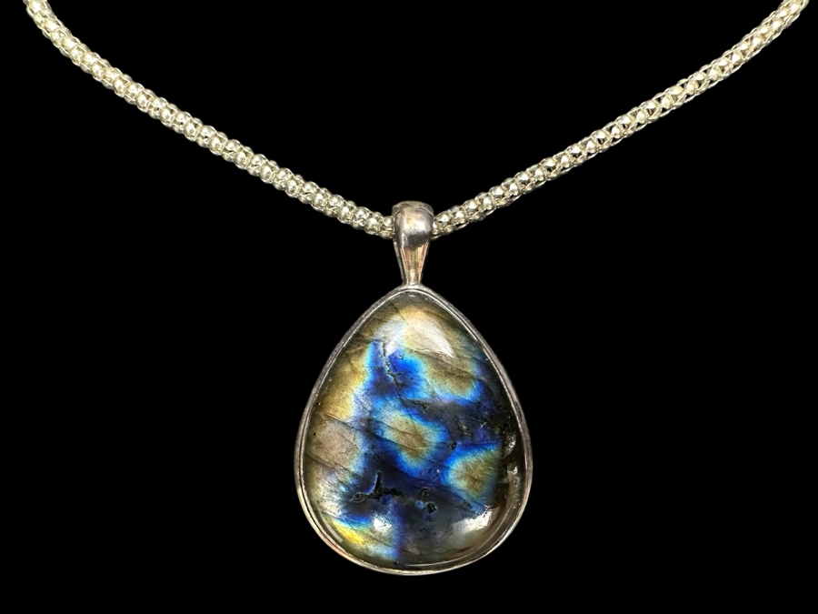 Sterling Silver And Labradorite Pendant With 18' Sterling Silver Necklace 23.6g [Photo 1]