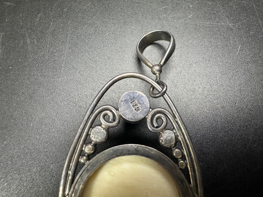 Handmade Sterling Silver Carved Moon Pendant With Stone 15g [Photo 6]