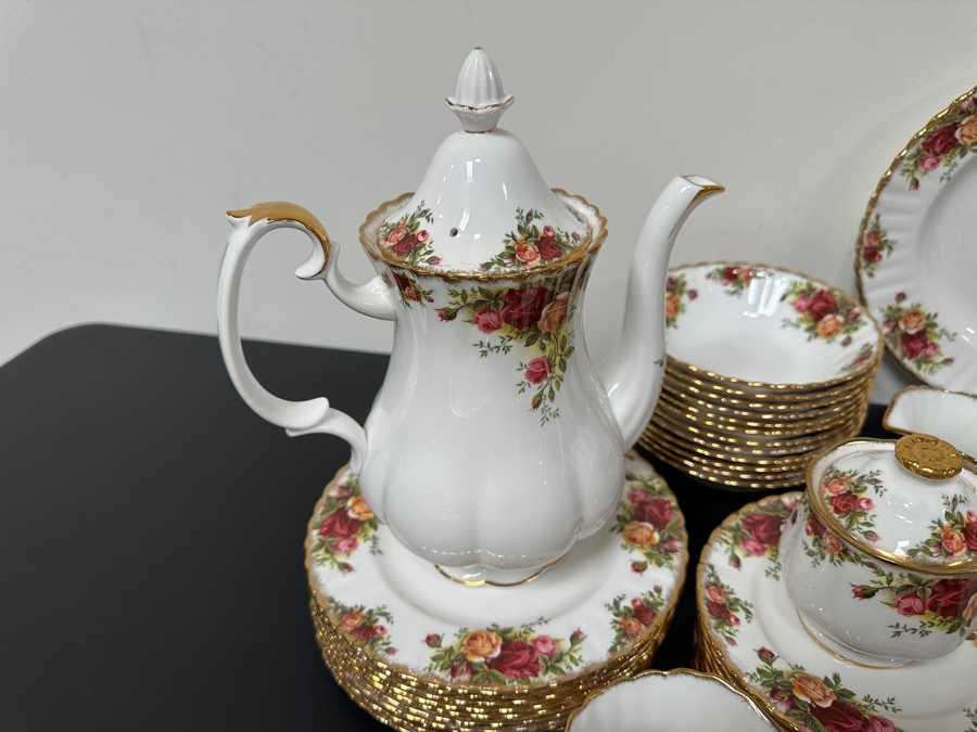 Huge Set Of Royal Albert Bone China From England Old Country Roses China Set - Appears To Be Never Used [Photo 5]