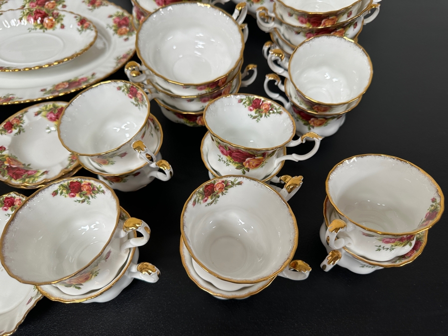 Huge Set Of Royal Albert Bone China From England Old Country Roses China Set - Appears To Be Never Used [Photo 10]