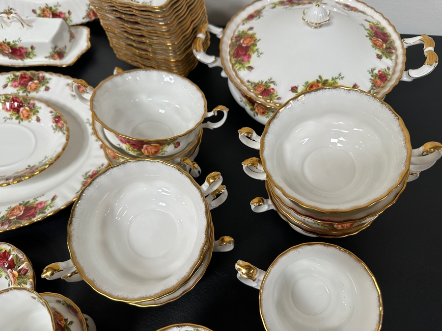 Huge Set Of Royal Albert Bone China From England Old Country Roses China Set - Appears To Be Never Used [Photo 12]