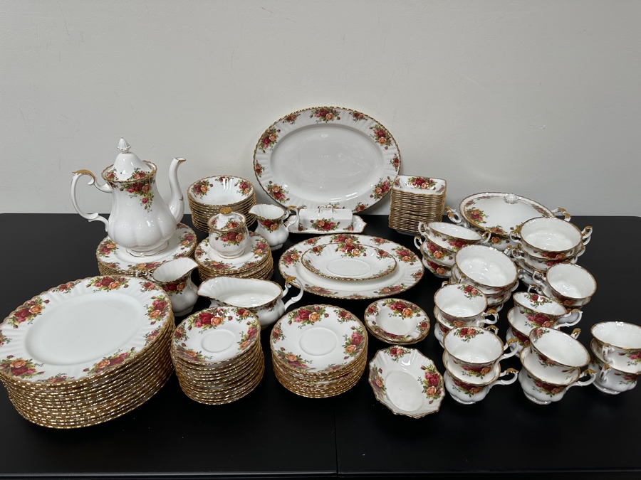 Huge Set Of Royal Albert Bone China From England Old Country Roses China Set - Appears To Be Never Used [Photo 3]