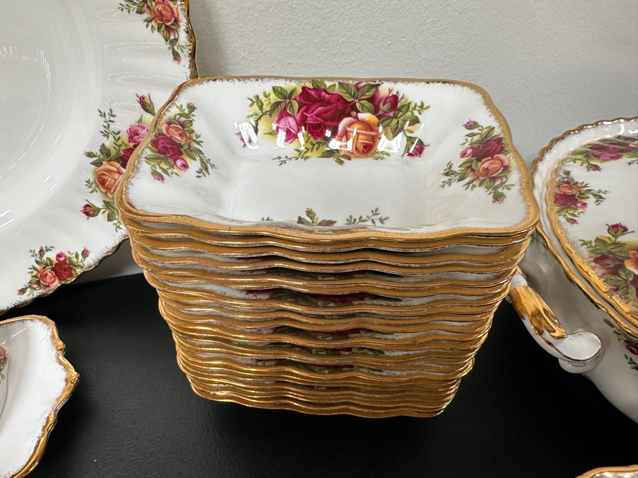 Huge Set Of Royal Albert Bone China From England Old Country Roses China Set - Appears To Be Never Used [Photo 13]