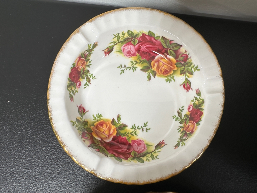 Huge Set Of Royal Albert Bone China From England Old Country Roses China Set - Appears To Be Never Used [Photo 19]
