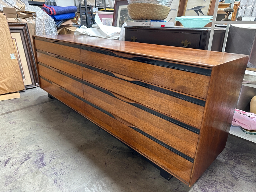 Mid-Century Modern John Kapel For Glenn Of California Walnut 8-Drawer Chest Of Drawers Dresser 83.5W X 20D X 30H [Photo 5]