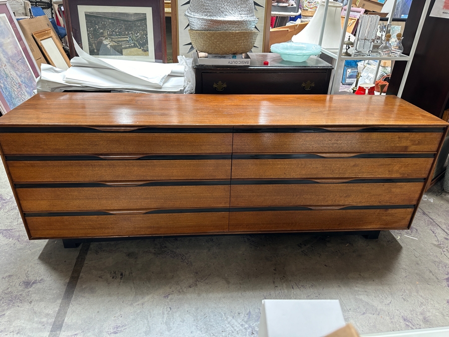 Mid-Century Modern John Kapel For Glenn Of California Walnut 8-Drawer Chest Of Drawers Dresser 83.5W X 20D X 30H [Photo 3]