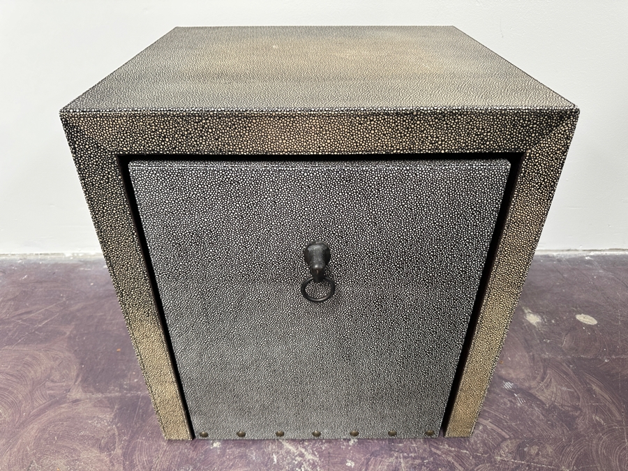 Pair Of Nesting Tables 22W X 22D X 24H [Photo 3]