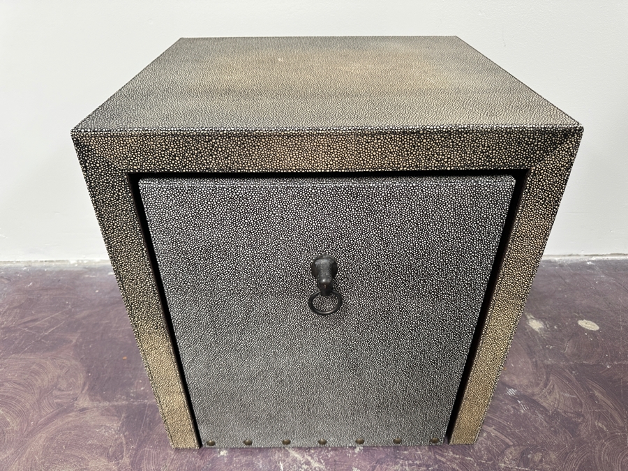 Pair Of Nesting Tables 22W X 22D X 24H [Photo 2]