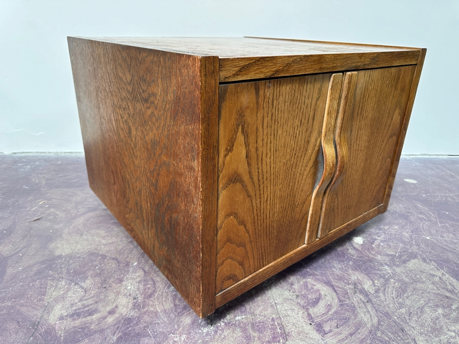 Mid-Century Modern LANE Furniture Side Table Cabinet 26W X 26D X 20H [Photo 7]