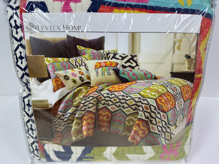 Just Added - New Levtex Home Luxury Quilt Set With Quilt And 2 Shams Full/Queen [Photo 3]