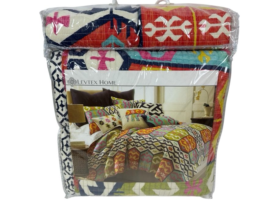 Just Added - New Levtex Home Luxury Quilt Set With Quilt And 2 Shams Full/Queen [Photo 1]