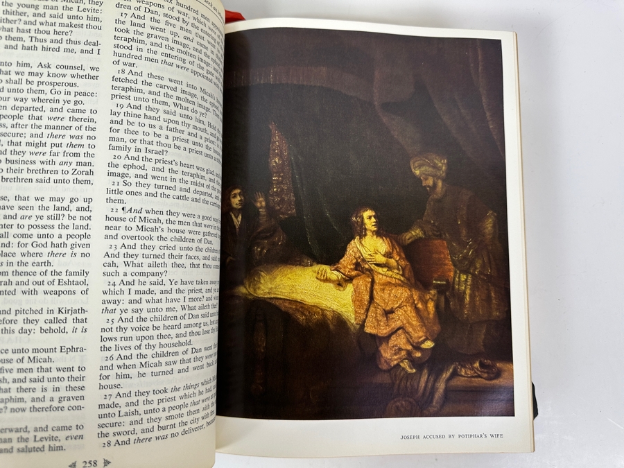 Just Added - The Holy Bible Rembrandt Edition King James [Photo 4]