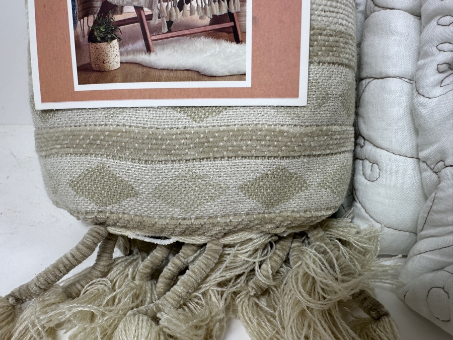 Just Added - New Jungalow By Justina Blankeney Hamsa Quilt Set With Quilt & (2) Shams Full/Queen Plus (2) Jungalow Hypnotic Throw Blankets  [Photo 6]