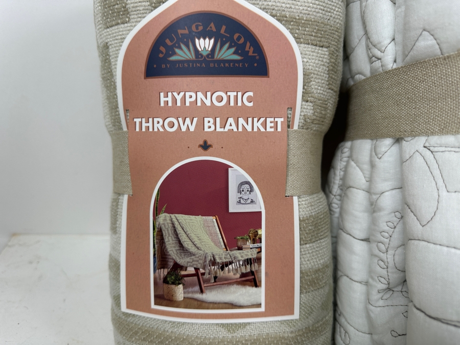 Just Added - New Jungalow By Justina Blankeney Hamsa Quilt Set With Quilt & (2) Shams Full/Queen Plus (2) Jungalow Hypnotic Throw Blankets  [Photo 4]