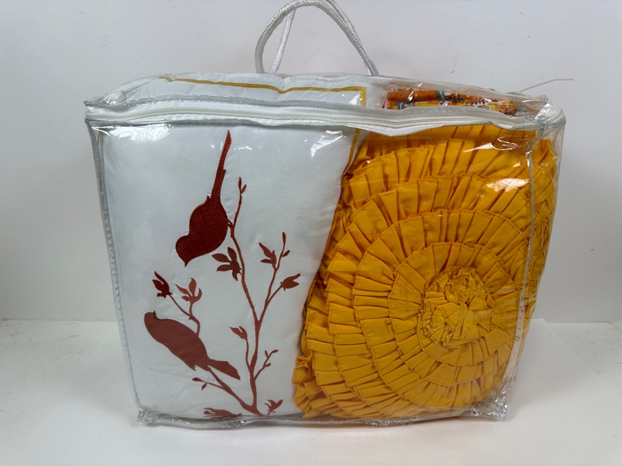 Just Added - New Lush Decor Harley Reversible Quilt 5 Piece Set With Quilt (2) Shams & (2) Pillows Full/Queen Retails $199 [Photo 4]