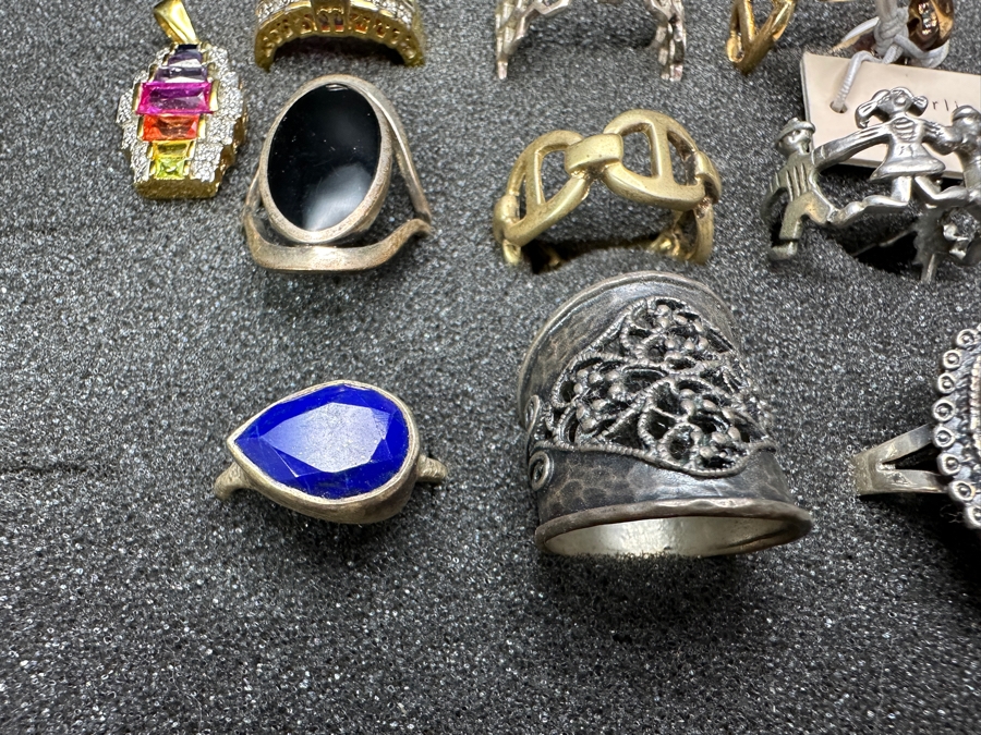 Just Added - (9) Sterling Silver Rings With Pendant 51.5g [Photo 6]