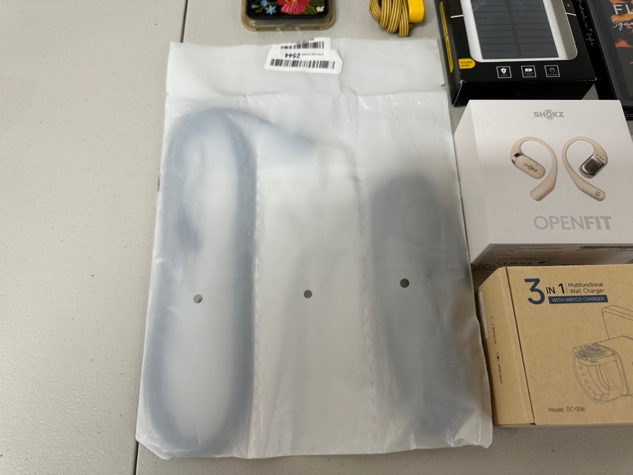 Just Added - Various New Cellphone Accessories And Electronics [Photo 11]