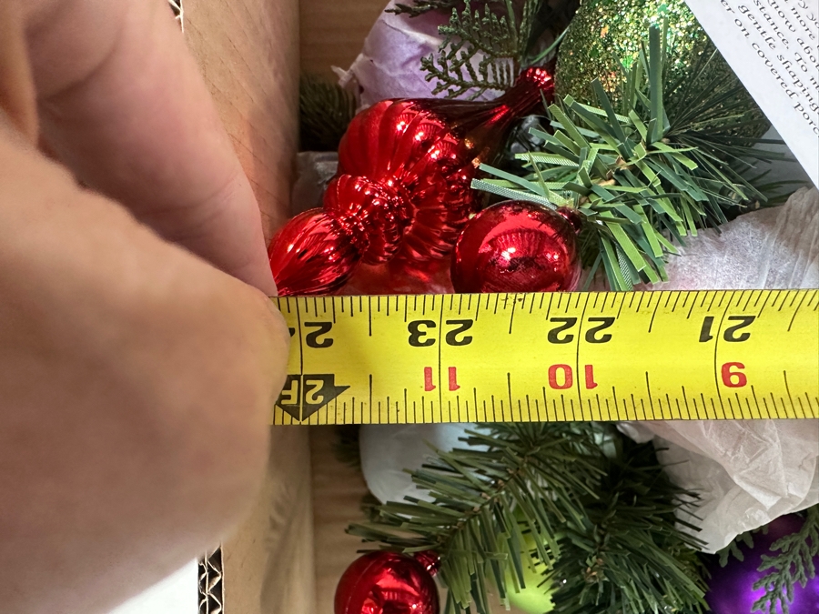 Just Added - New Grandin Road LED Lighted Christmas Wreath 24W [Photo 4]