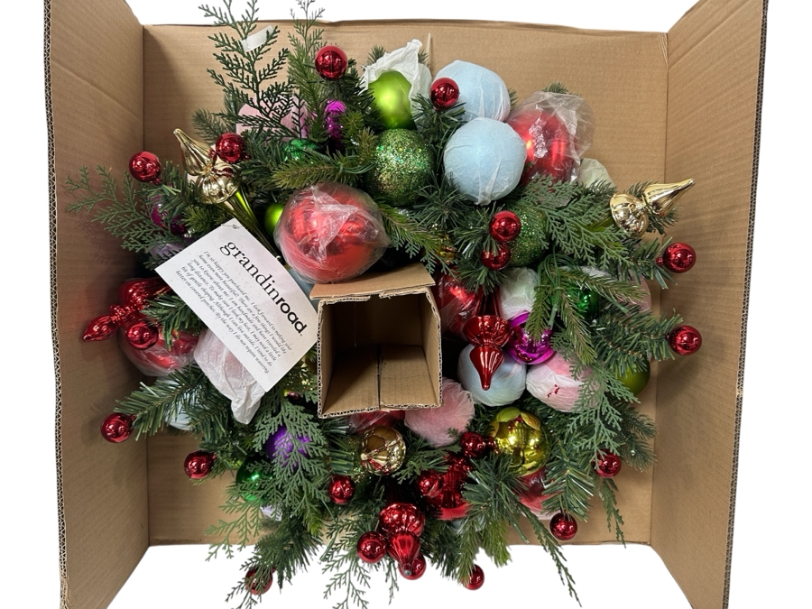 Just Added - New Grandin Road LED Lighted Christmas Wreath 24W