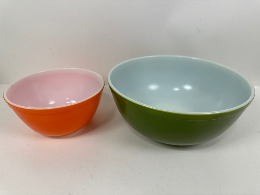 Just Added - Vintage Pyrex Mixing Bowls 10.25'W & 7.25'W [Photo 3]
