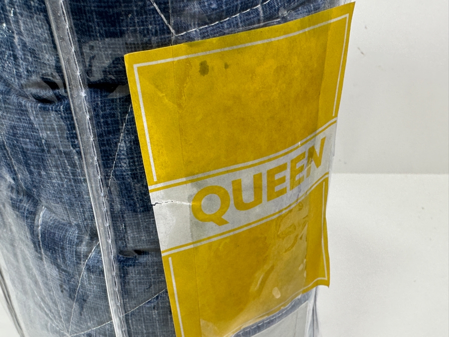 Just Added - New Lush Decor Denim Texture Printed Quilt Full/Queen Retails $160 [Photo 5]