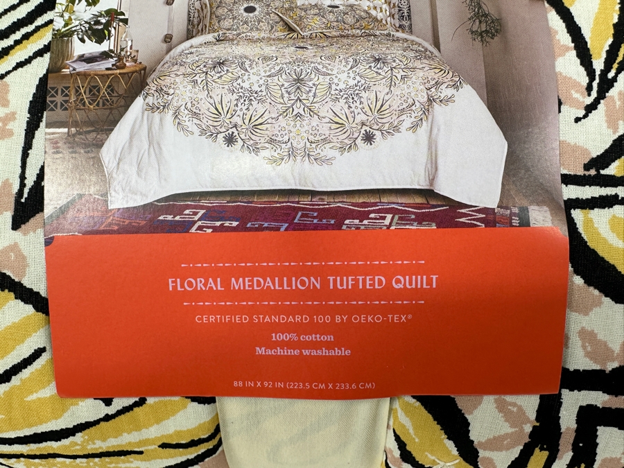 Just Added - New Opal House Floral Medallion Tufted Quilt Full/Queen [Photo 4]