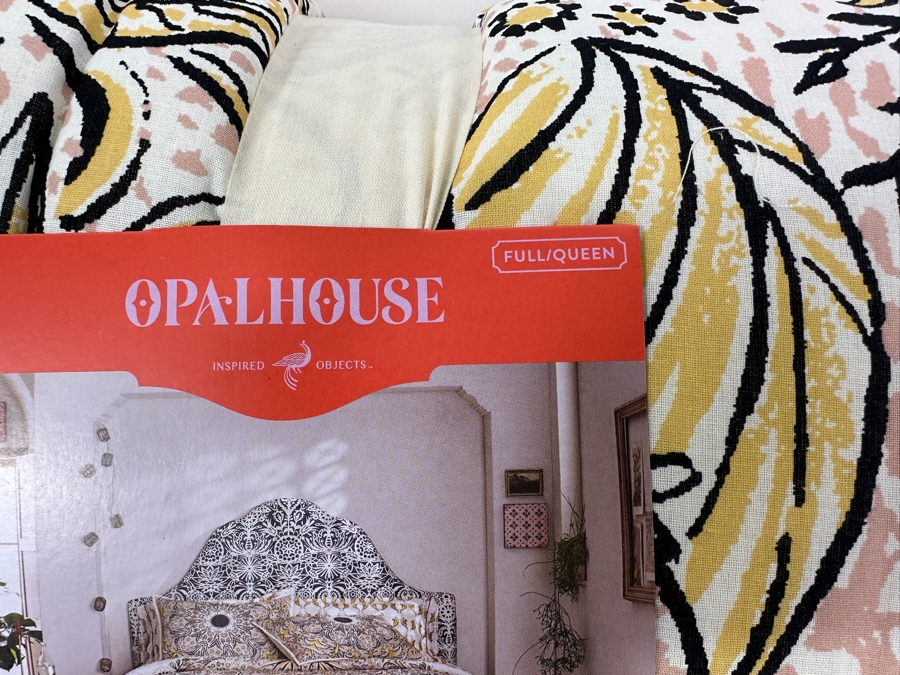 Just Added - New Opal House Floral Medallion Tufted Quilt Full/Queen [Photo 3]