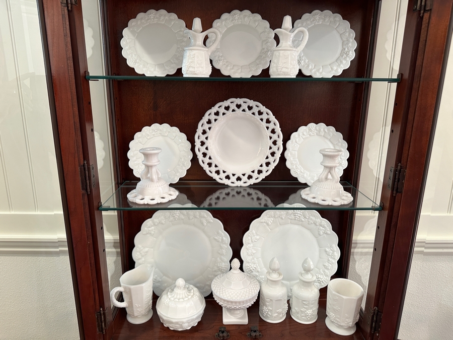 (18) Vintage Collection Of Milk Glass Some By Westmoreland Glass Company [Photo 1]