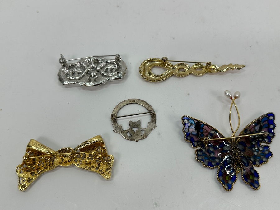(1) Sterling Silver Brooch Pin (Center) & (4) Costume Brooches Pins [Photo 7]