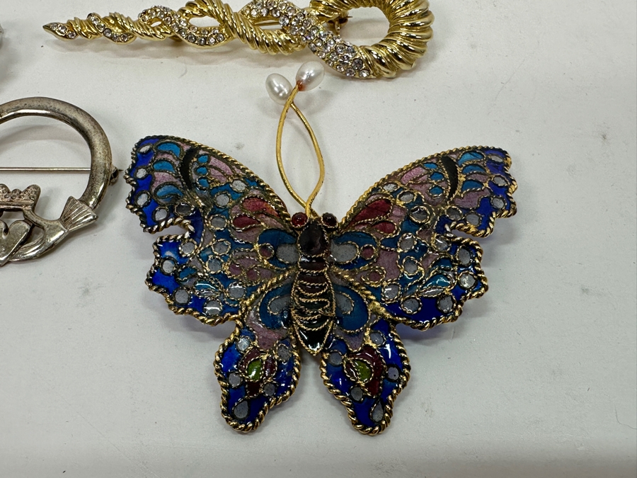 (1) Sterling Silver Brooch Pin (Center) & (4) Costume Brooches Pins [Photo 2]