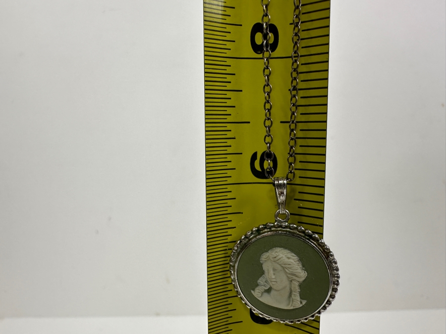 Pair Of Sterling Silver 18' Necklaces With Sterling Silver / Wedgwood England Pendants 8.8g [Photo 9]