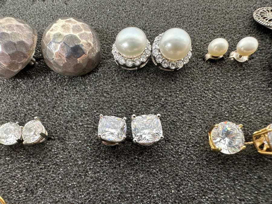 (21) Pairs Of Sterling Silver Earrings 68.7g [Photo 8]