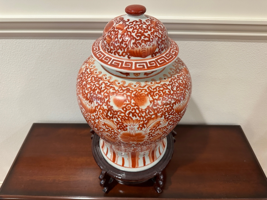 Large Decorative Chinoiserie Ginger Jar With Wooden Stand 16'H [Photo 5]