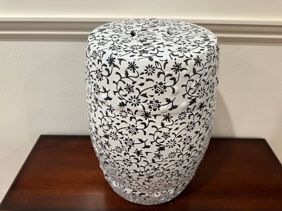 Safavieh Flower & Vine Ceramic Decorative Garden Stool 18'H [Photo 3]
