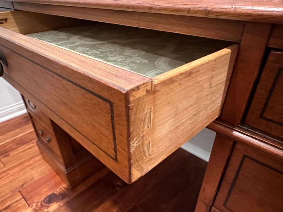 Vintage Sligh-Lowry Small 9-Drawer Desk With Leather Top 45.5W X 22.5D X 29.5H [Photo 6]