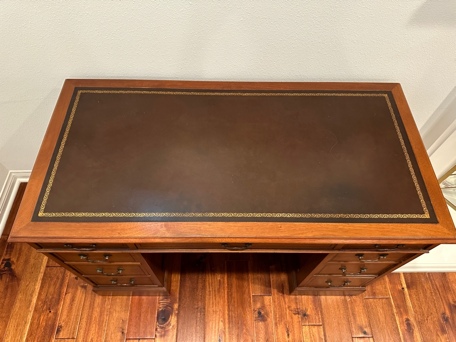 Vintage Sligh-Lowry Small 9-Drawer Desk With Leather Top 45.5W X 22.5D X 29.5H [Photo 8]